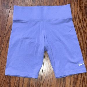 Nike Essential Biker Short